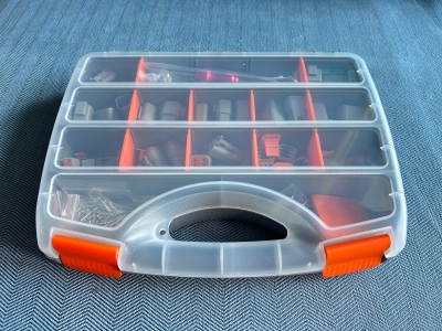 Estuche con kit de conectores DT de 392 piezas